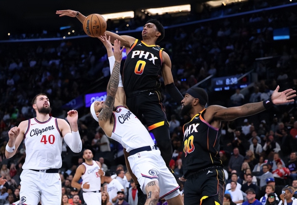 包含太阳队新秀表现出色,逐渐成为关键球员的词条 包含太阳队新秀表现出色,逐渐成为关键球员的词条