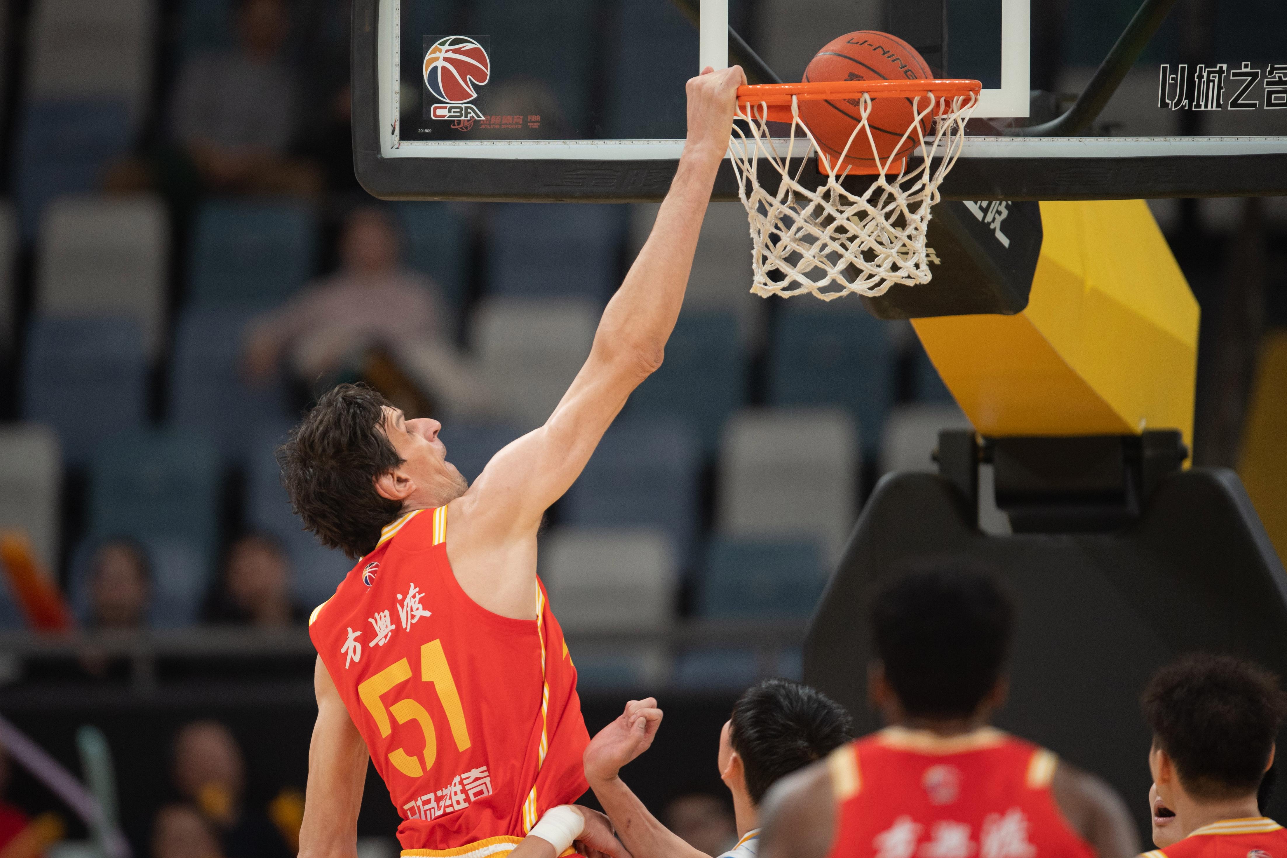 爱游戏体育官网-浙江队在最新一场比赛中斩获胜利，积分飙升