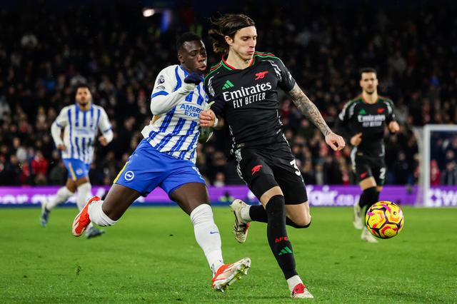 爱游戏网页版入口-阿森纳突破曼城的困境，英格兰联赛的竞争日益激烈的简单介绍