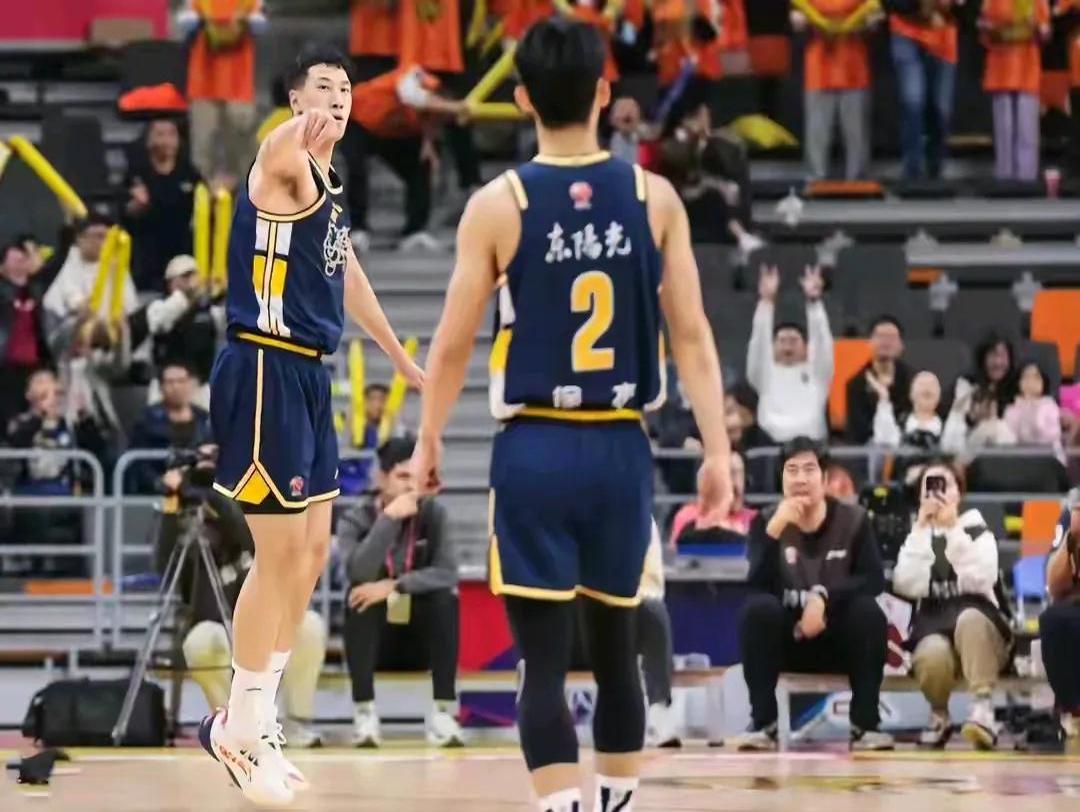 爱游戏官网-广东宏远对阵江苏队，看谁更胜一筹的简单介绍