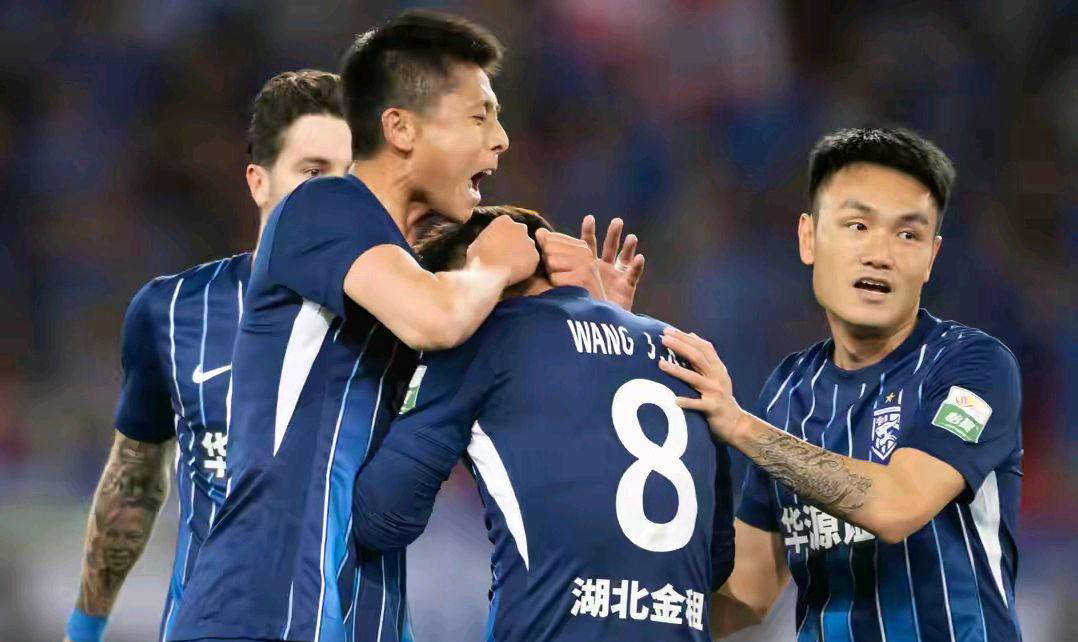 一场胜利为球员们带来无限鼓舞 一场胜利为球员们带来无限鼓舞