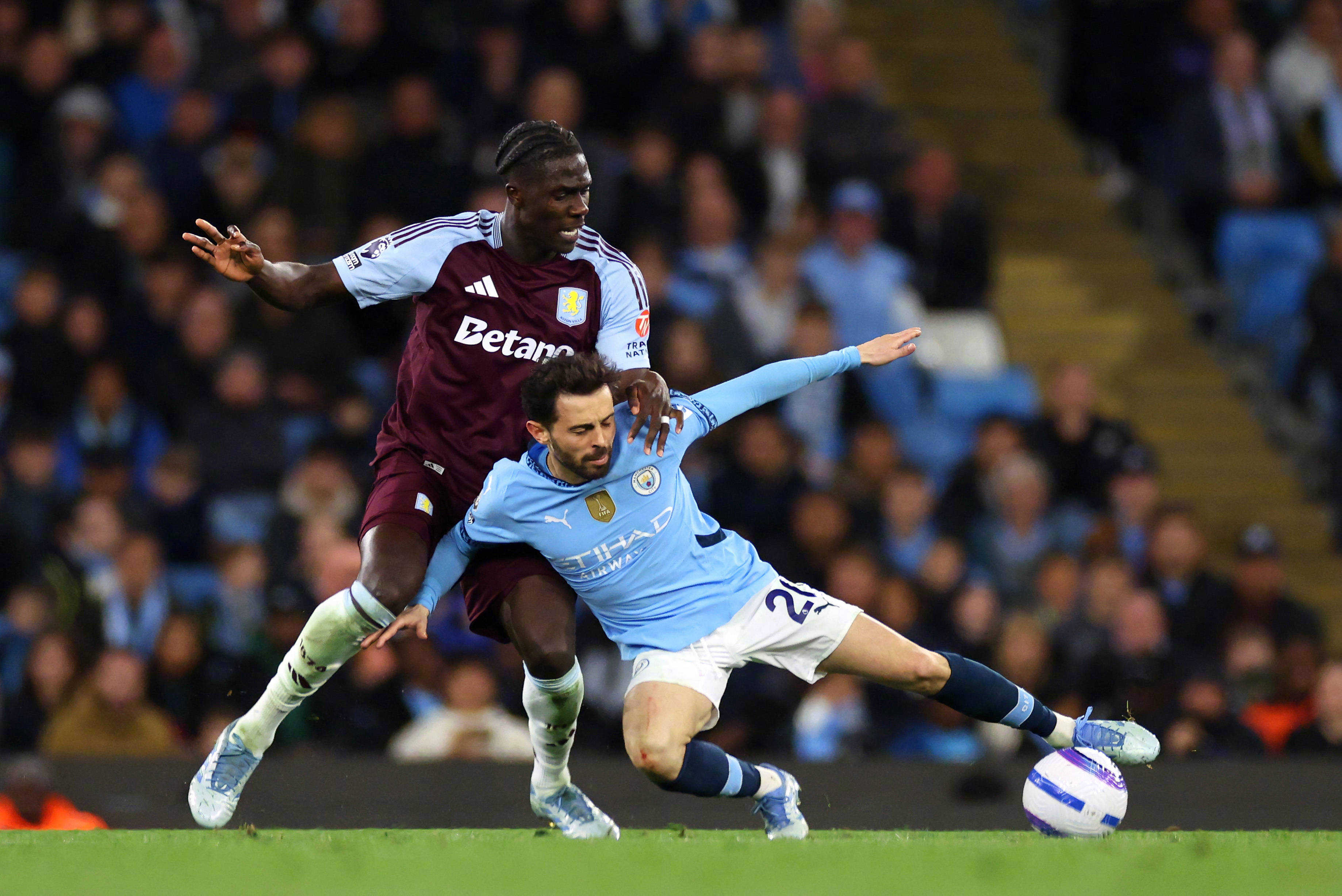 阿斯顿维拉主场击败南安普顿,稳住保级形势,摆脱困境 阿斯顿维拉主场击败南安普顿,稳住保级形势,摆脱困境