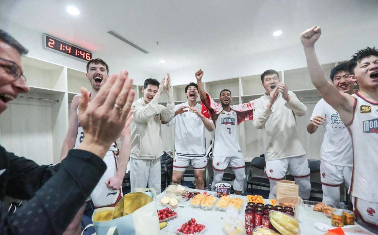 爱游戏亚洲官网-球队主力球员发挥失常，输球无悬念