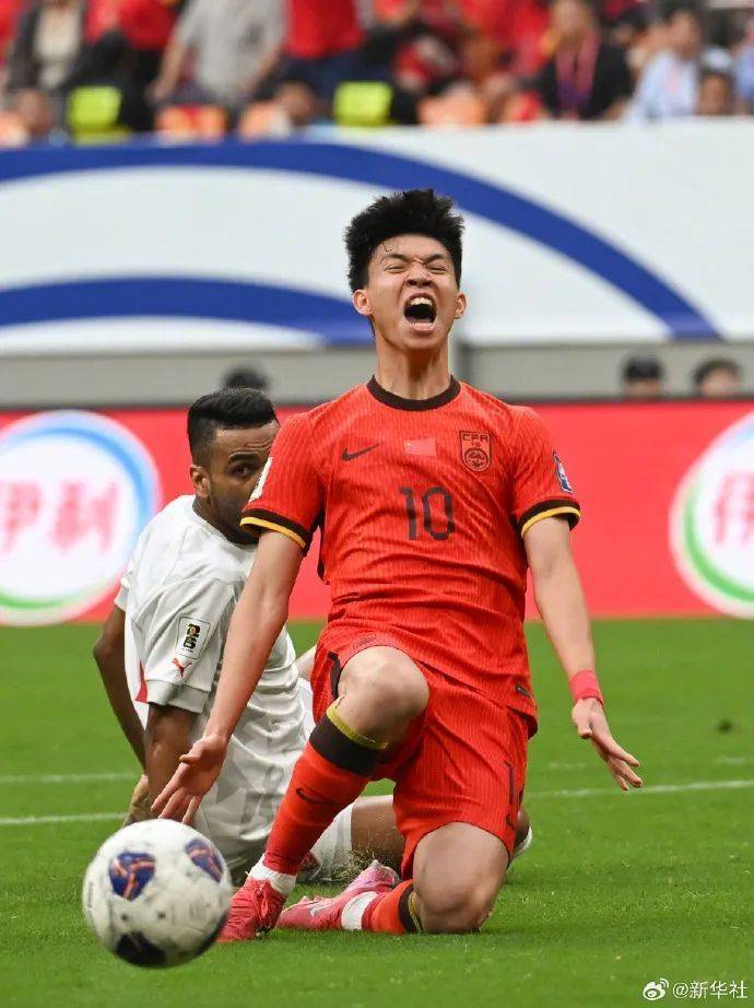 爱游戏网页版-欧冠热门库兹巴折戟，提前结束征程