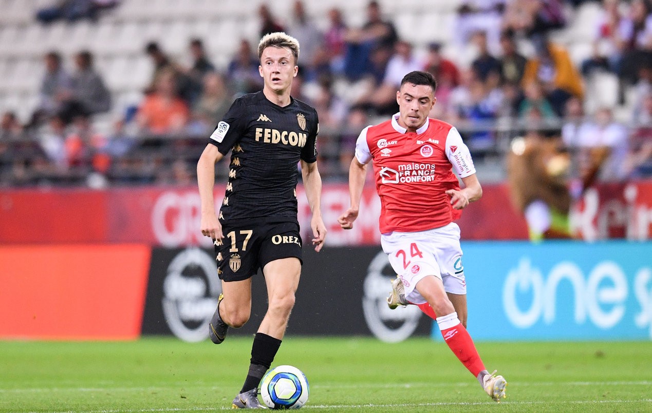 爱游戏官网-摩纳哥取得胜利，继续追赶榜首