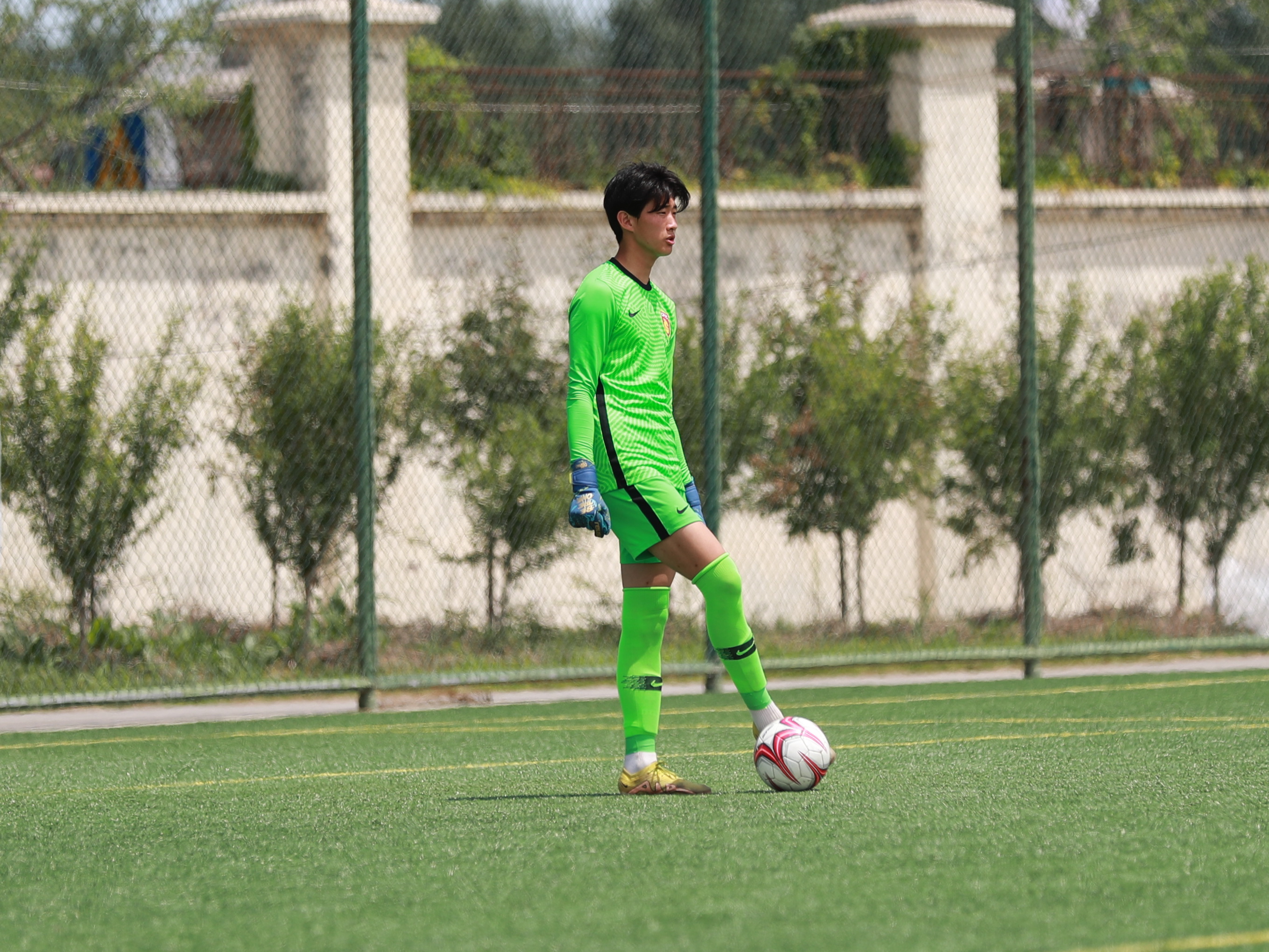 爱游戏入口-多特蒙德主场连胜，青训之光照亮球场的简单介绍