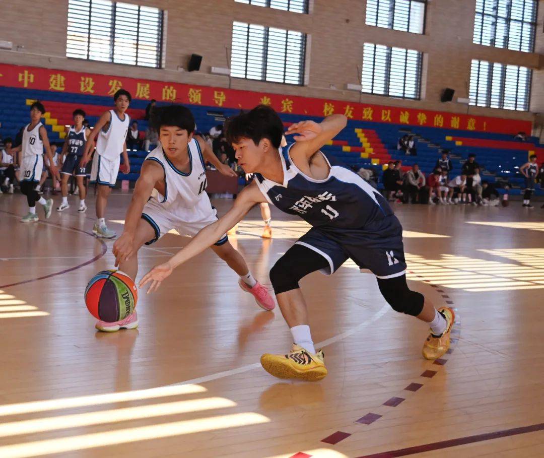 爱游戏中国官网-赛场上球员们的激情表现令人动容