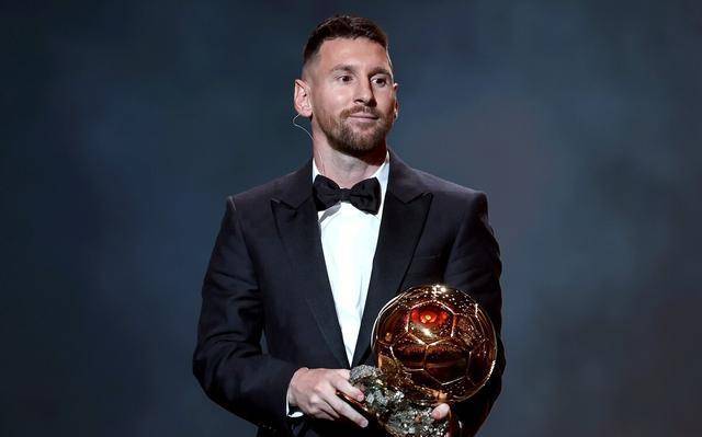 爱游戏官网入口-巴塞罗那球星梅西获得金球奖，六度荣膺世界最佳