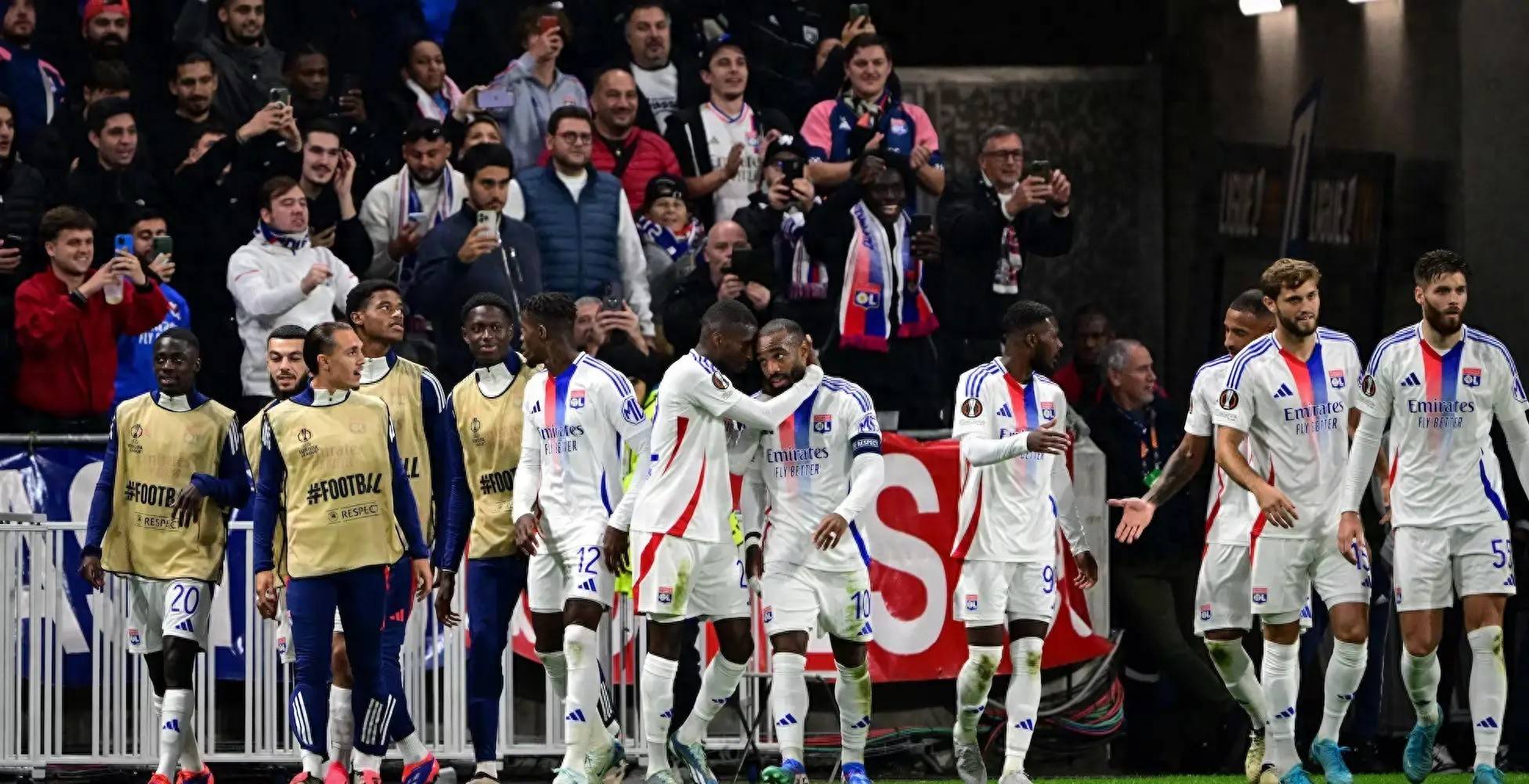 爱游戏官方登录入口-关于里昂主场战胜雷恩，继续领跑法甲榜的信息