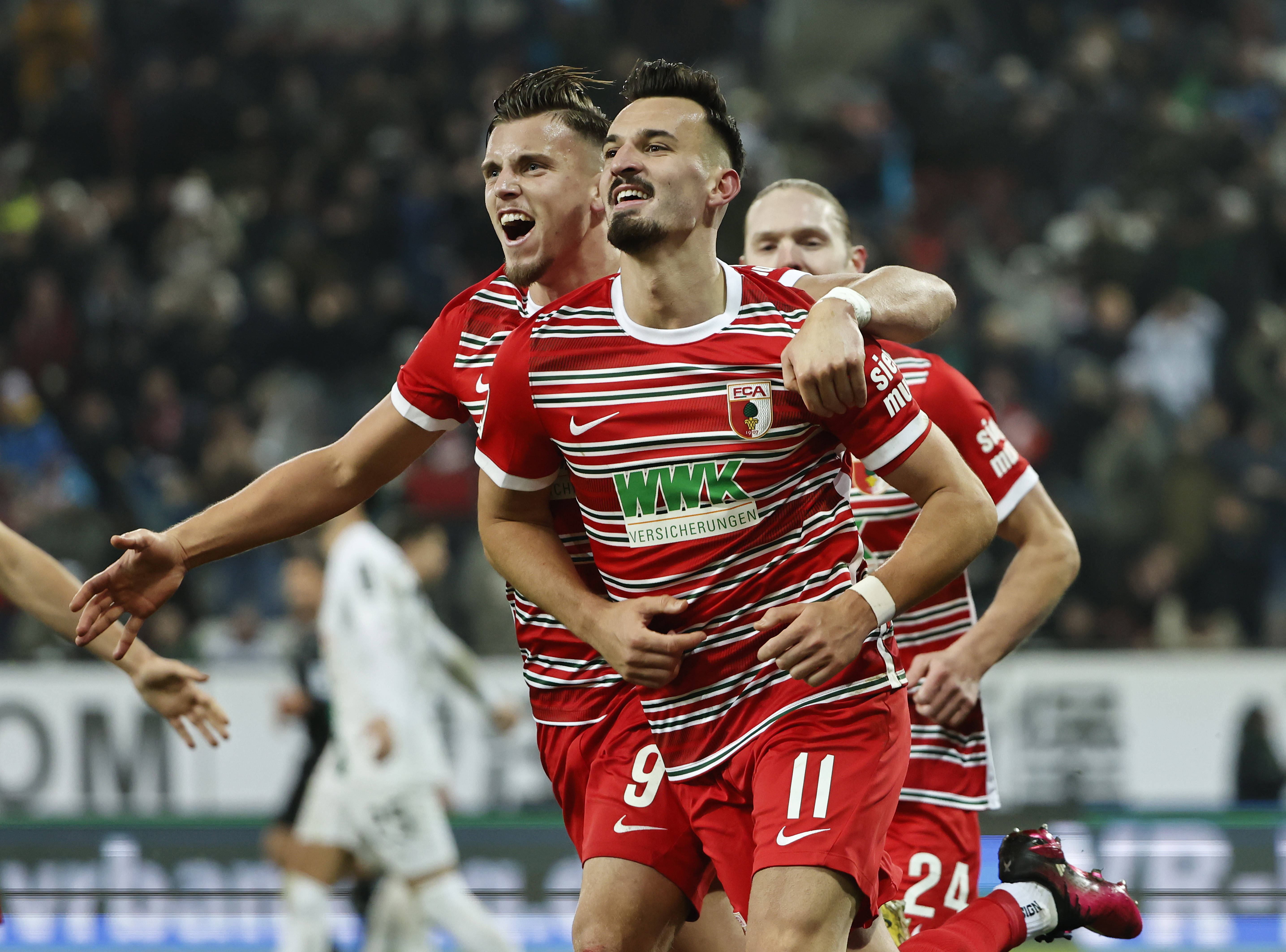 斯特拉斯堡球员集体训练,备战对手的简单介绍 斯特拉斯堡球员集体训练,备战对手的简单介绍