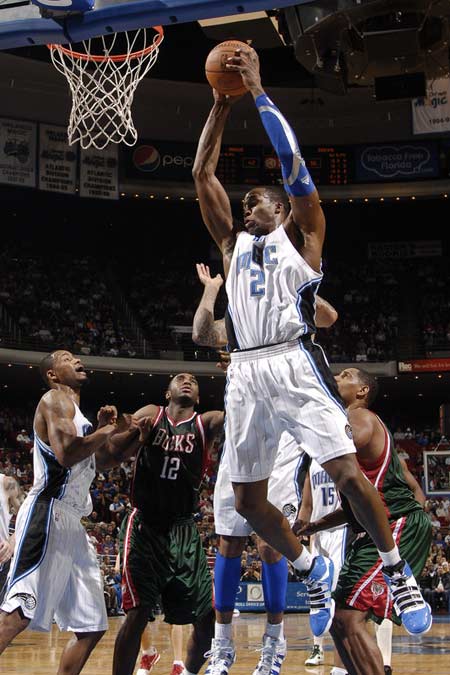 篮网客场击败魔术，两连胜壮大士气