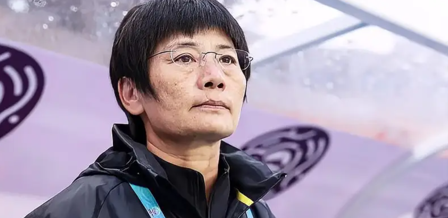 关于女足国家队新任主教练现身训练场:国家队新主教练亮相训练场的信息 关于女足国家队新任主教练现身训练场:国家队新主教练亮相训练场的信息