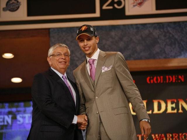 关于纽约尼克斯与状元秀续约长达五年合同的信息 关于纽约尼克斯与状元秀续约长达五年合同的信息