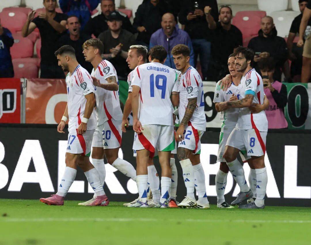 爱游戏登录-意大利队在友谊赛中大胜，球员士气高涨