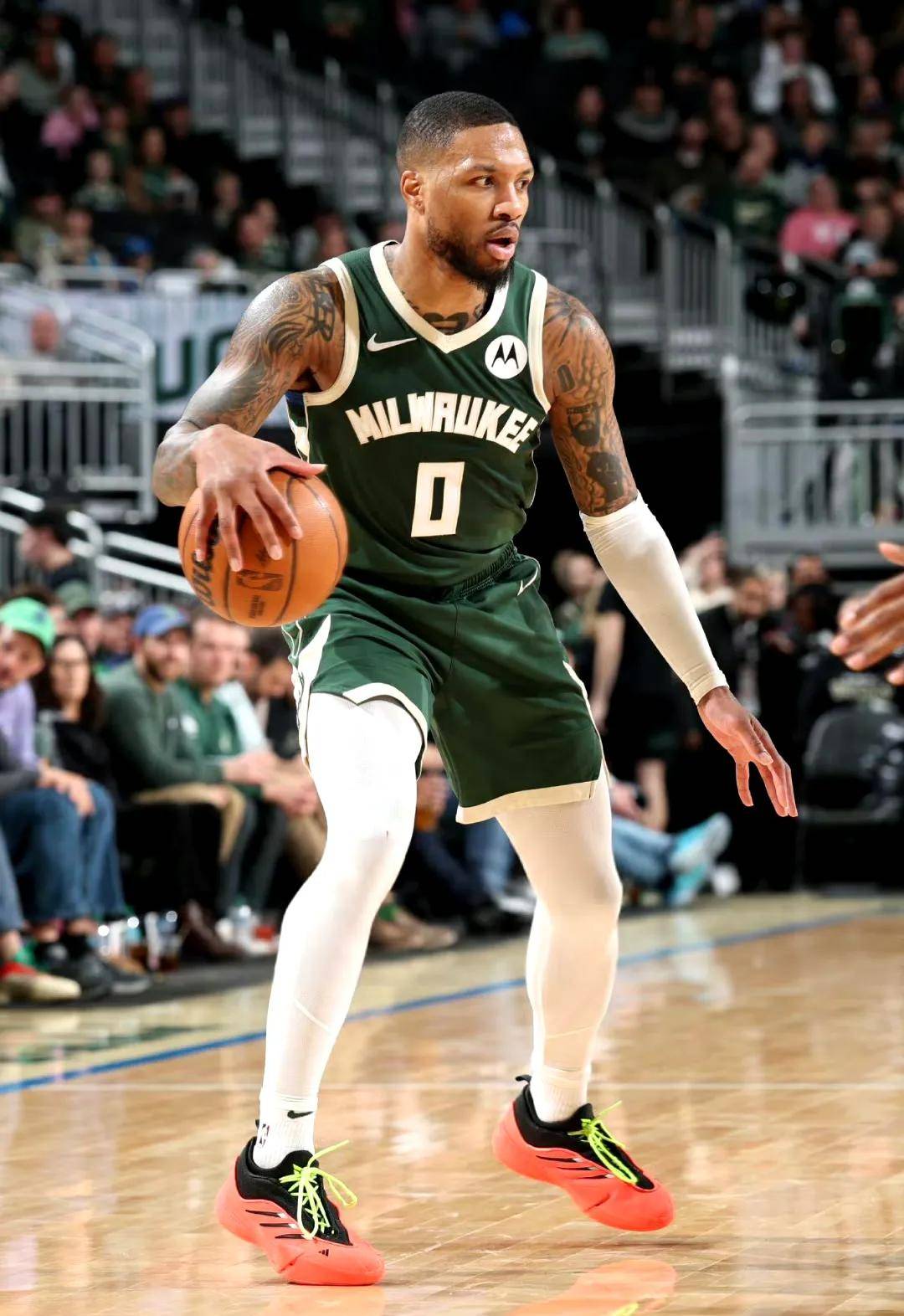 爱游戏网页版入口-关于开拓者擒勇士，利拉德三分绝杀的信息