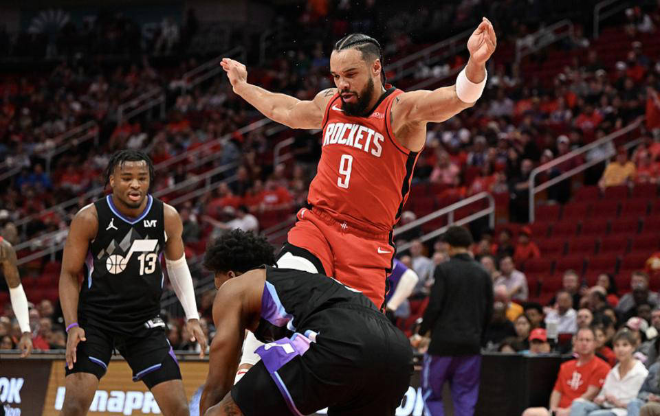 火箭大胜活塞,全队发挥出色默契! 火箭大胜活塞,全队发挥出色默契!