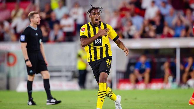 多特蒙德主帅转型成功，球队士气高涨