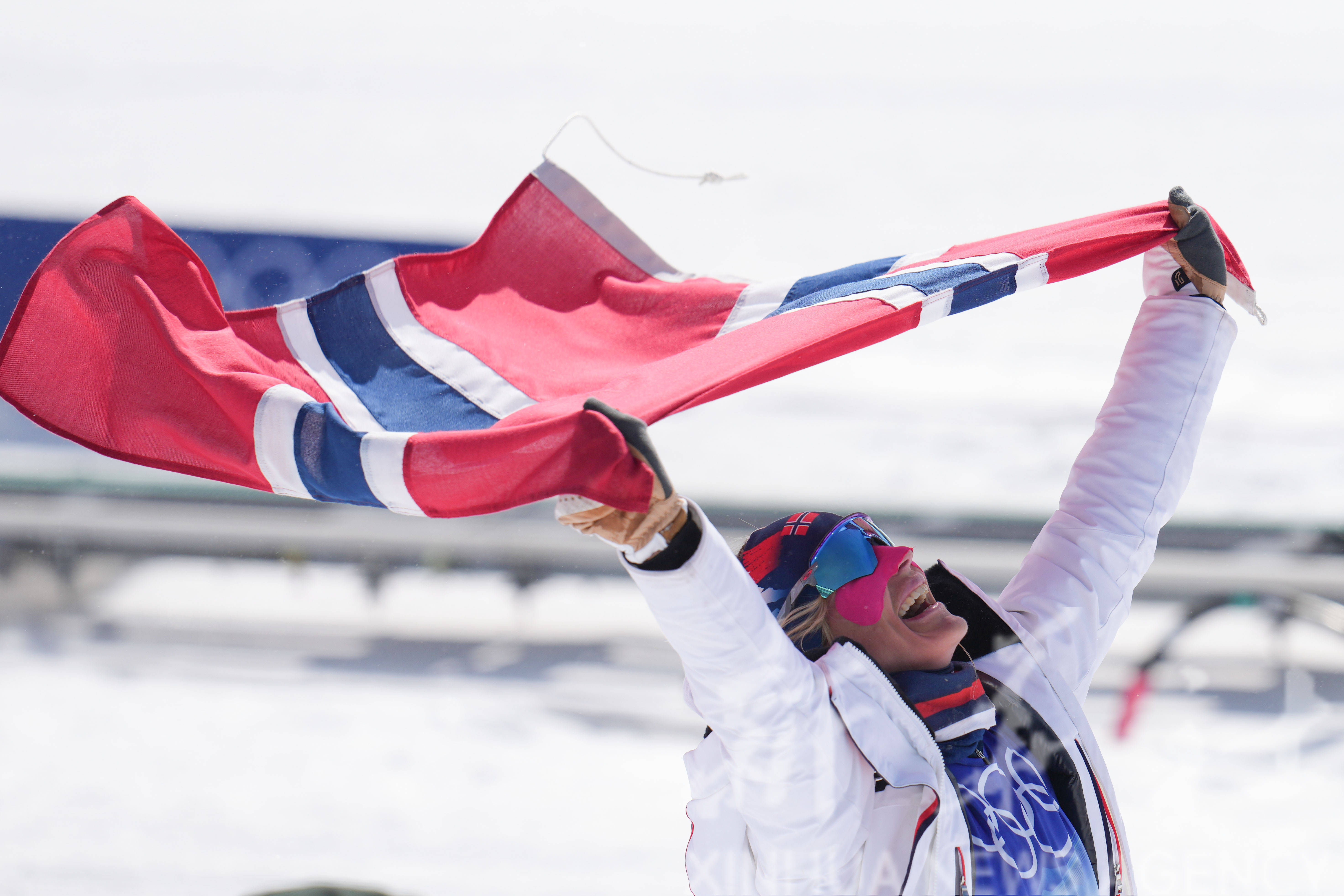 挪威滑雪选手英雄出新荣耀国家
